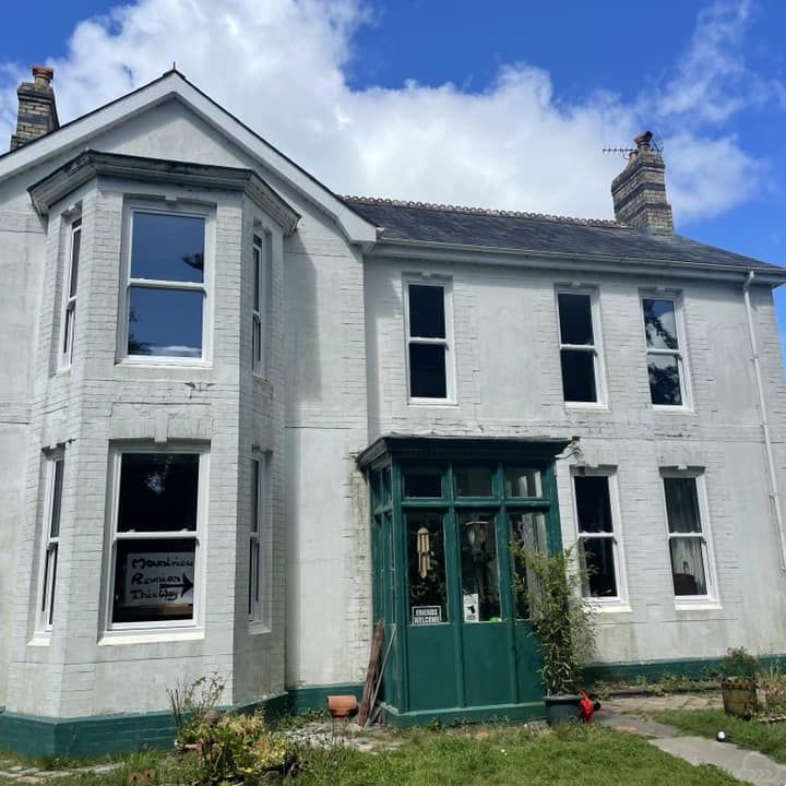 Box Sash replacement UPVC Vertical Slider Windows